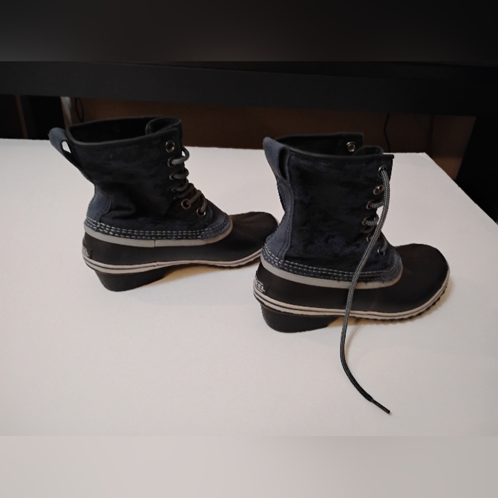 SOREL Women's Black Blue Boots Waterproof Hand Crafted Natural Rubber LaceUp 9.5 - Picture 11 of 16